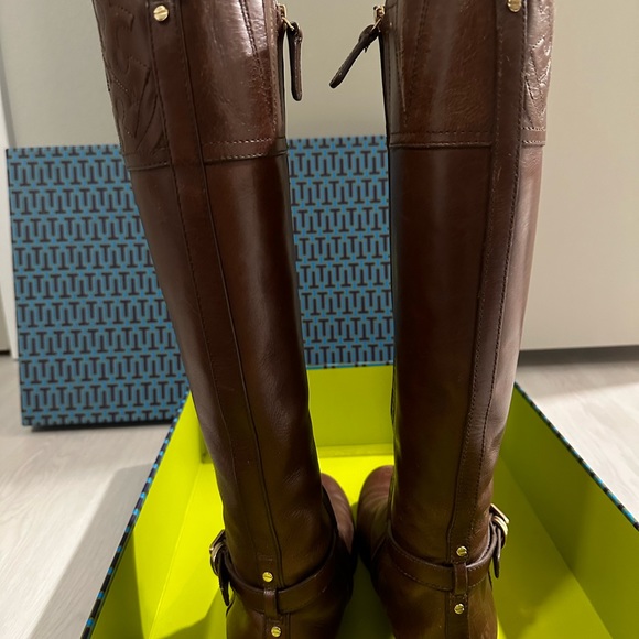 Tory Burch Marlene Riding Boot Finni Vegan Leather w/Gold Metal Details Size 7.5 - Picture 11 of 16